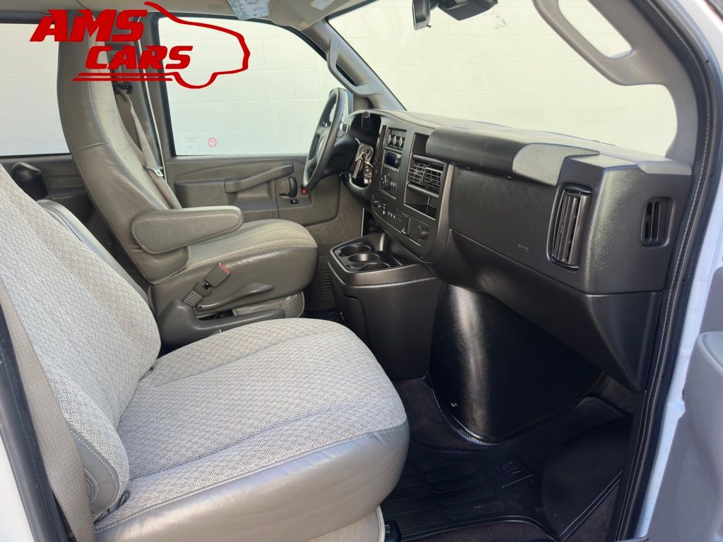 2020 Chevrolet Express Image 11
