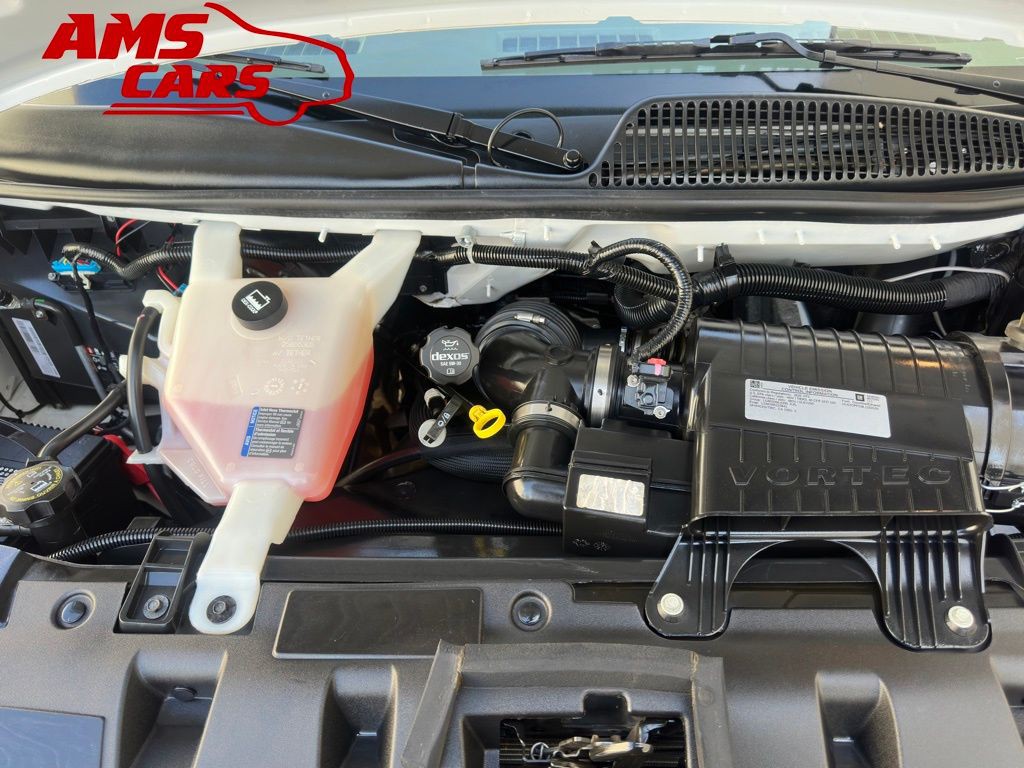 2020 Chevrolet Express Image 21