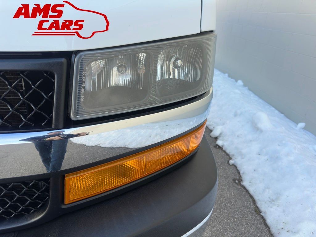 2020 Chevrolet Express Image 22
