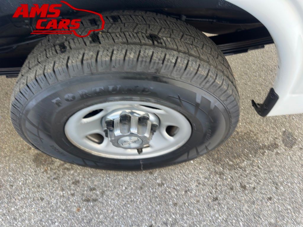 2020 Chevrolet Express Image 24