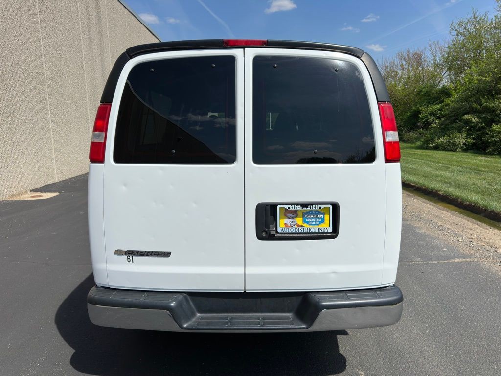 2020 Chevrolet Express Image 5