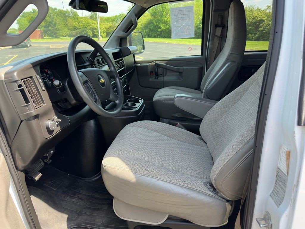 2020 Chevrolet Express Image 10
