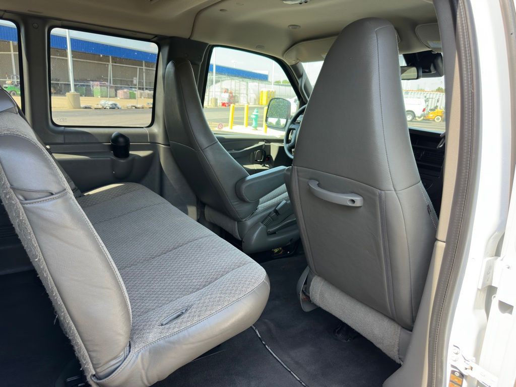 2020 Chevrolet Express Image 14
