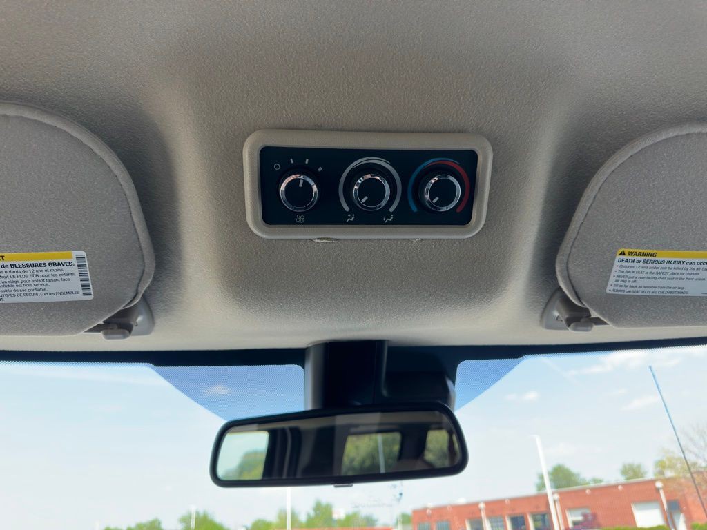 2020 Chevrolet Express Image 24