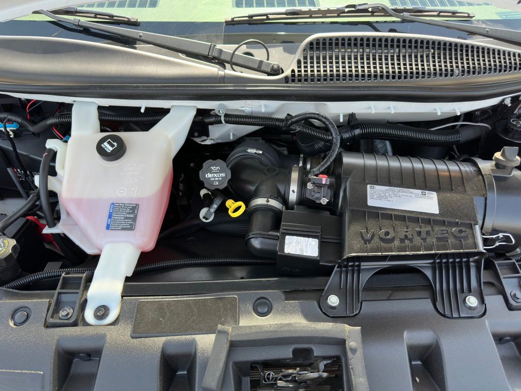 2020 Chevrolet Express Image 27