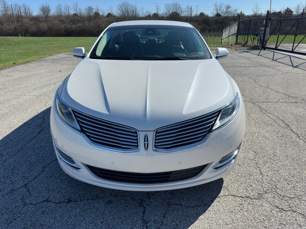 2016 Lincoln MKZ Image 2