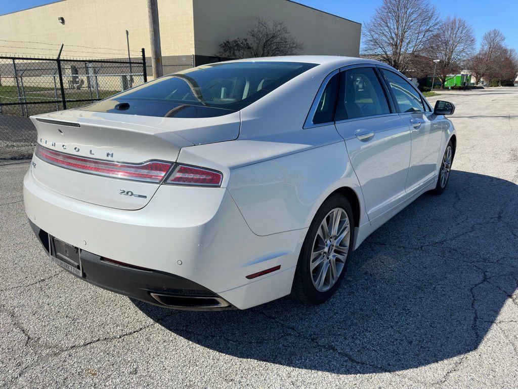 2016 Lincoln MKZ Image 4