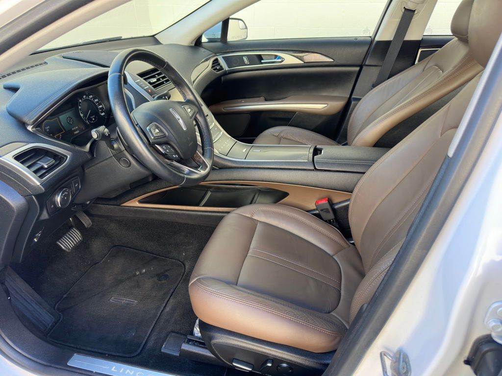 2016 Lincoln MKZ Image 10