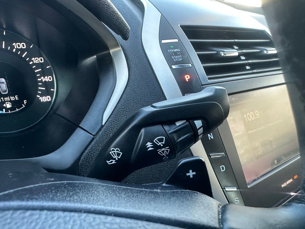 2016 Lincoln MKZ Image 19