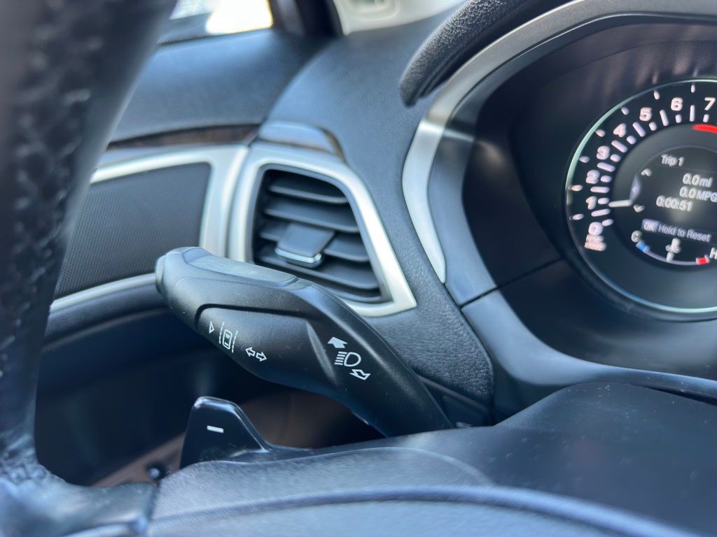 2016 Lincoln MKZ Image 20