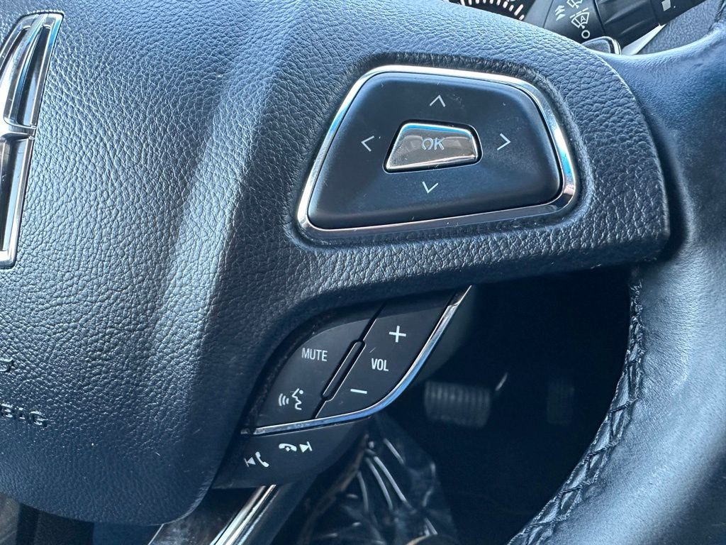 2016 Lincoln MKZ Image 21