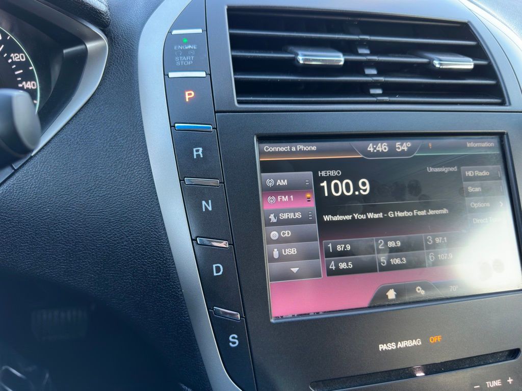 2016 Lincoln MKZ Image 24