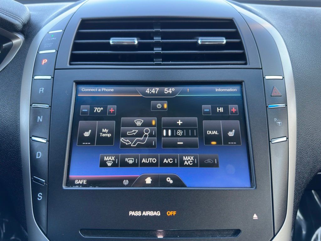 2016 Lincoln MKZ Image 29