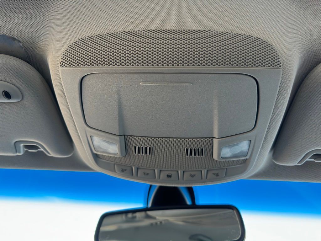 2016 Lincoln MKZ Image 31