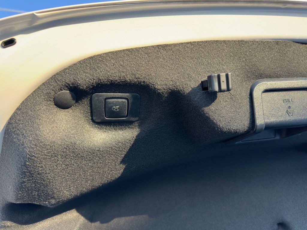 2016 Lincoln MKZ Image 35