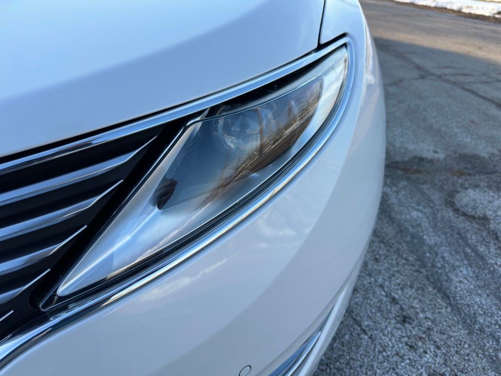 2016 Lincoln MKZ Image 37