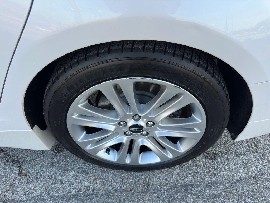 2016 Lincoln MKZ Image 39