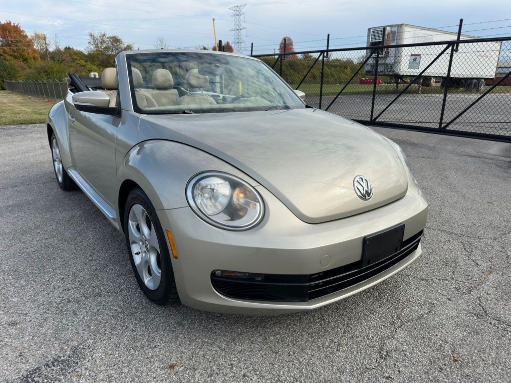 2014 Volkswagen Beetle Image 3