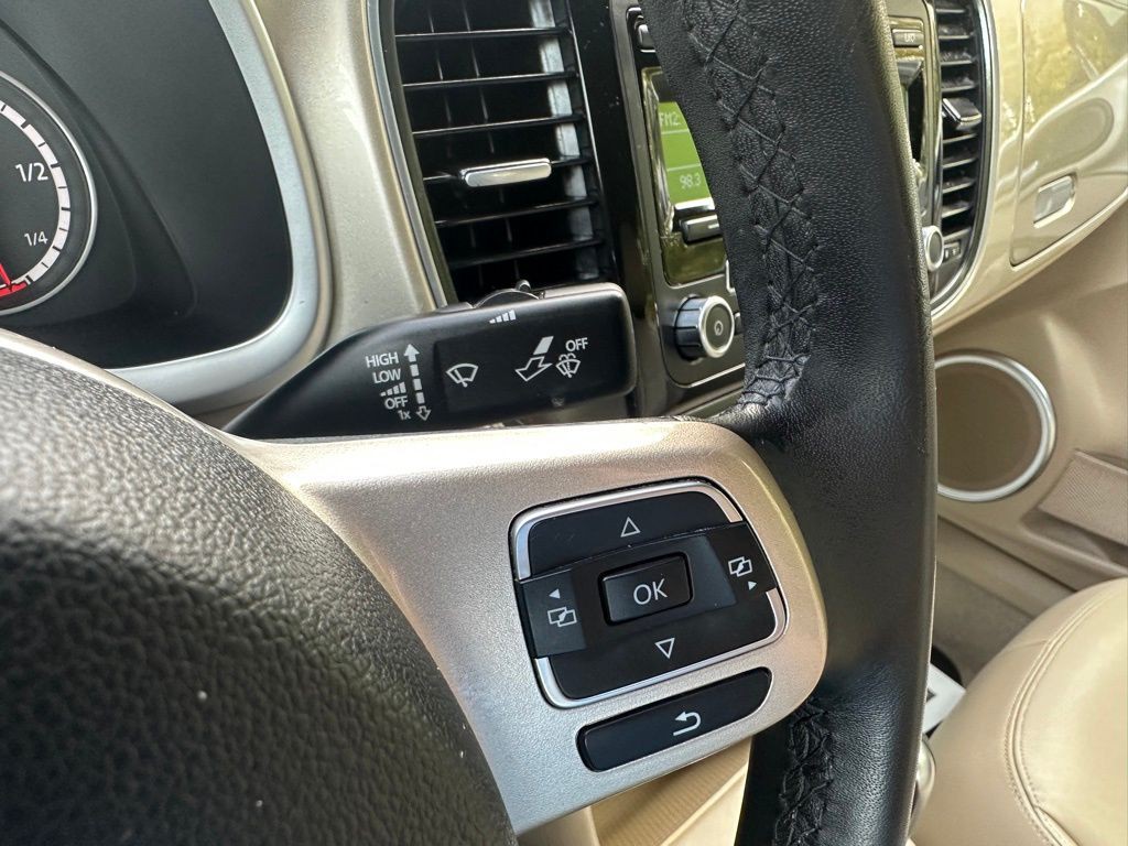 2014 Volkswagen Beetle Image 18