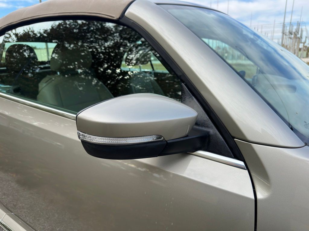 2014 Volkswagen Beetle Image 24