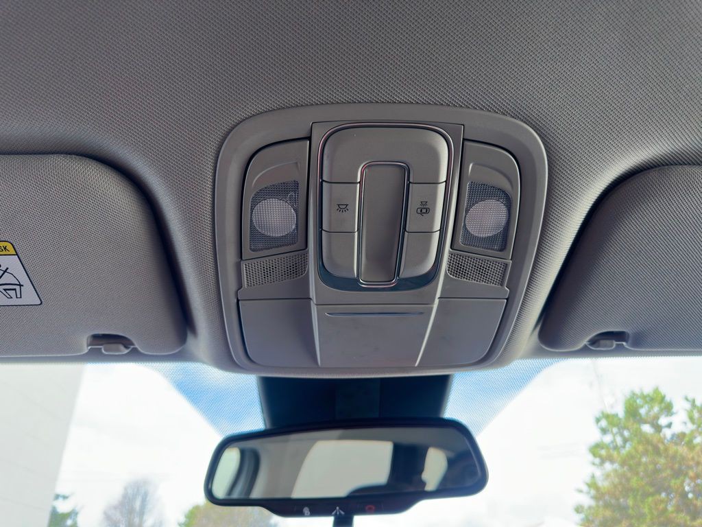 2020 Hyundai Santa Fe Image 32