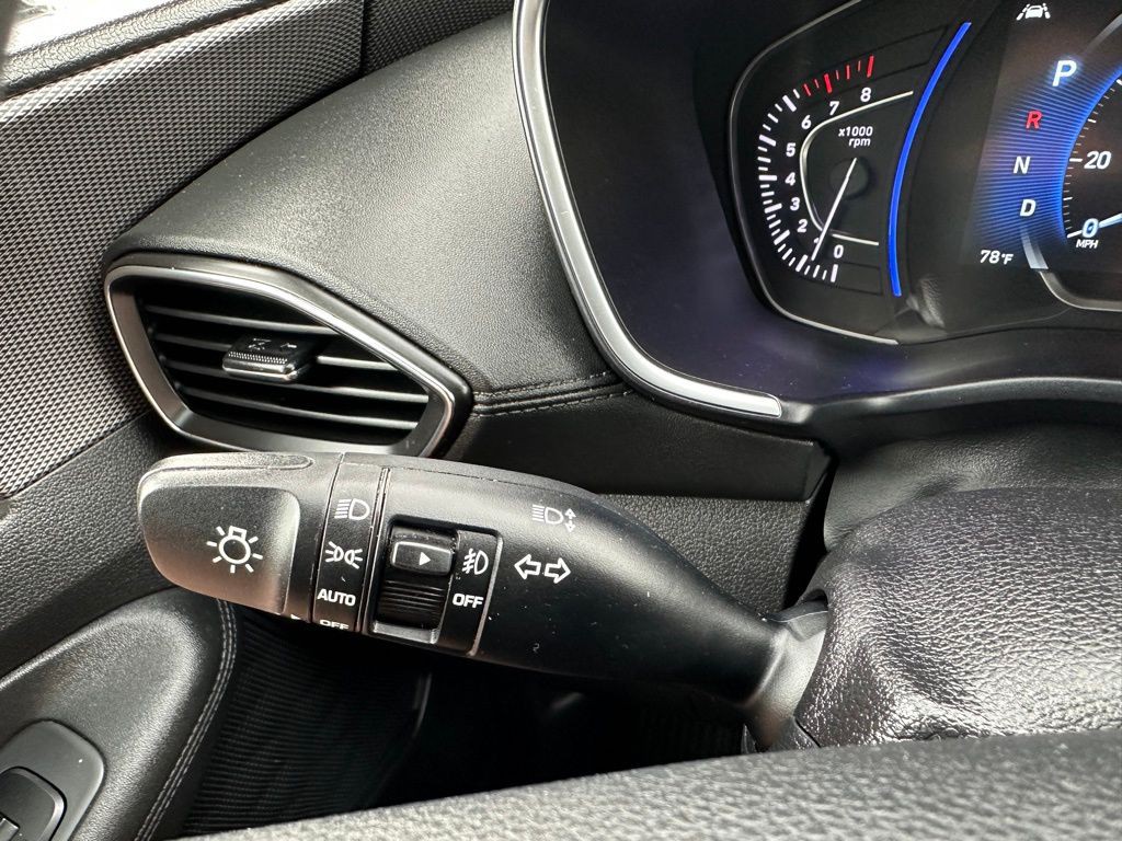 2020 Hyundai Santa Fe Image 22