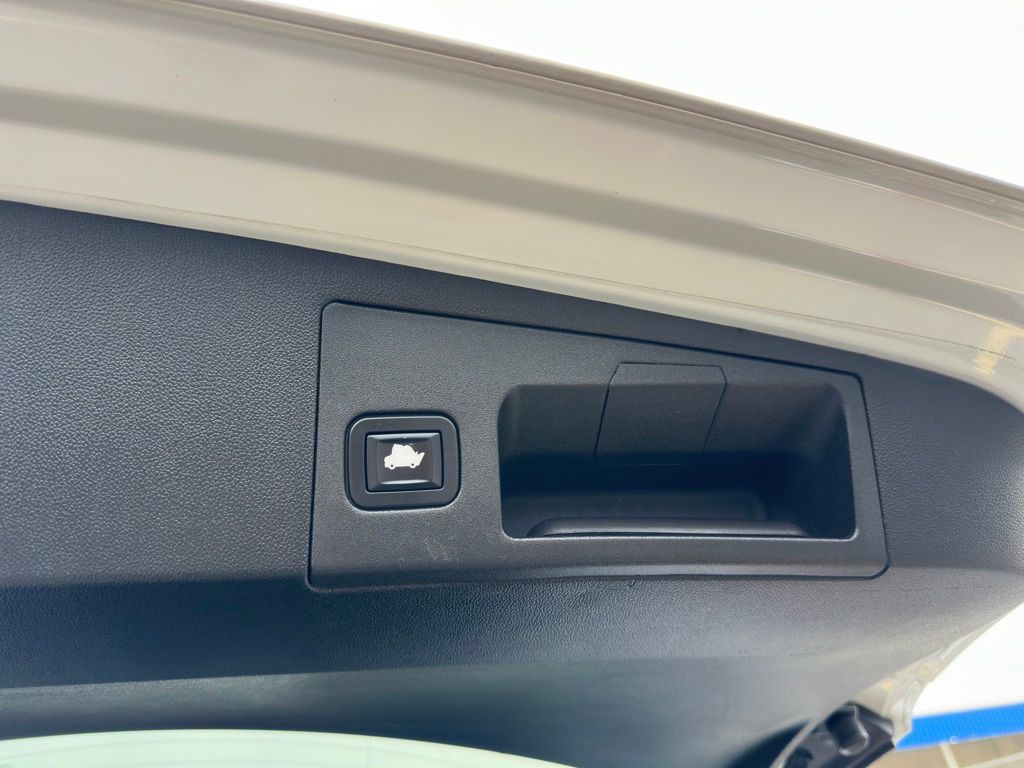 2017 Cadillac XT5 Image 37