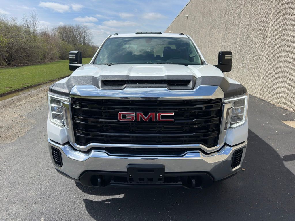 2022 GMC Sierra 3500 Image 2