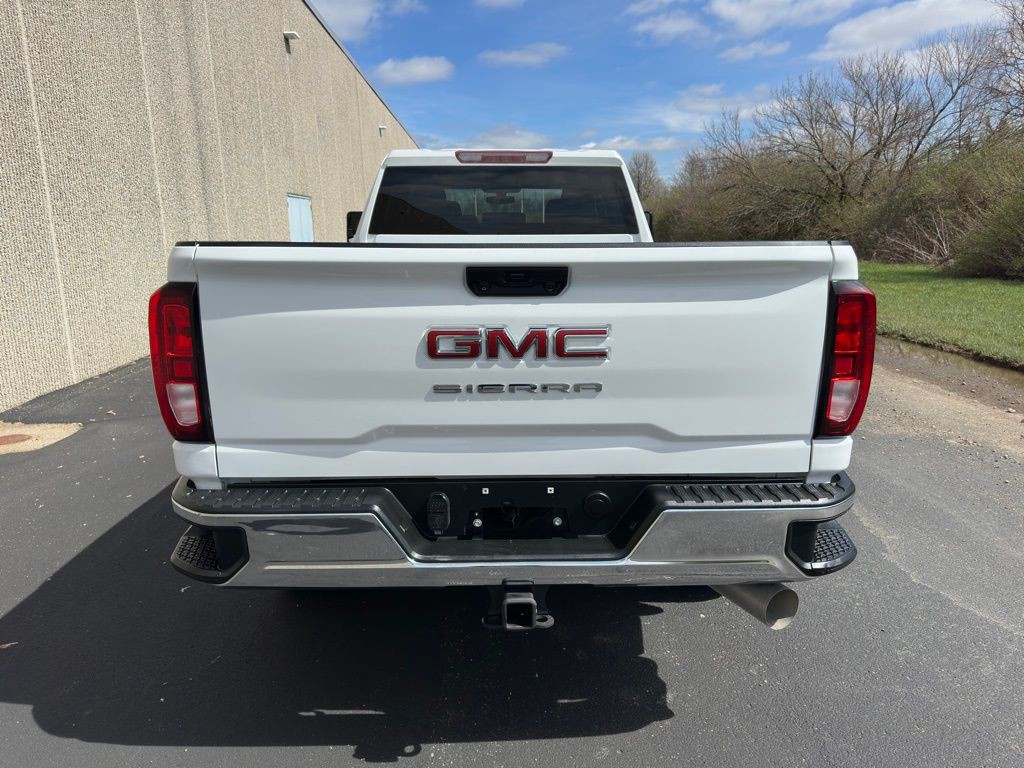 2022 GMC Sierra 3500 Image 5