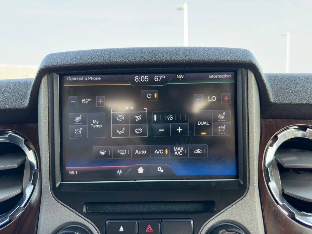 2014 Ford F-250 Image 32