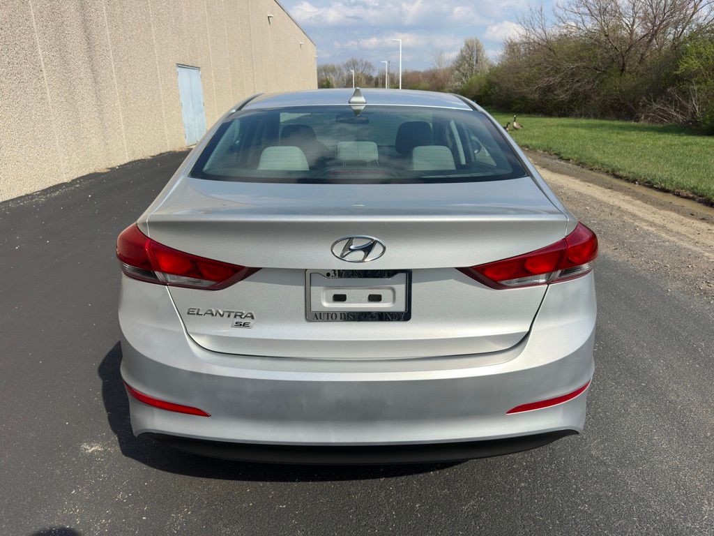 2017 Hyundai Elantra Image 5