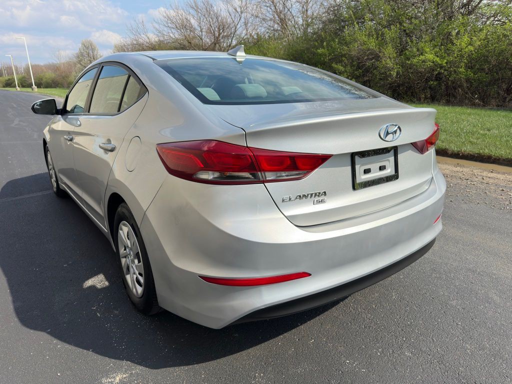 2017 Hyundai Elantra Image 6