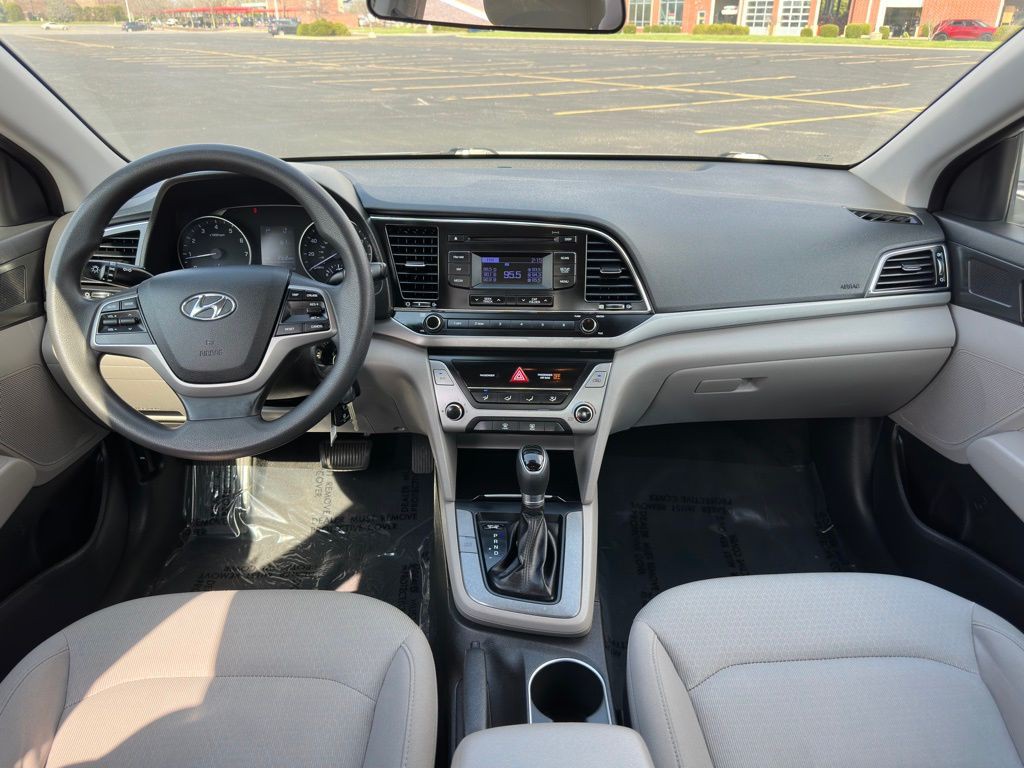 2017 Hyundai Elantra Image 7