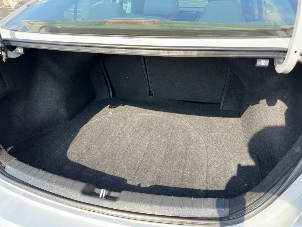 2017 Hyundai Elantra Image 26