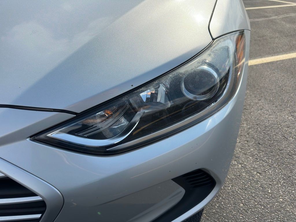 2017 Hyundai Elantra Image 29