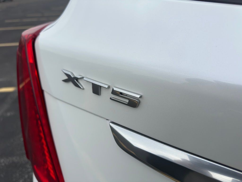 2017 Cadillac XT5 Image 41