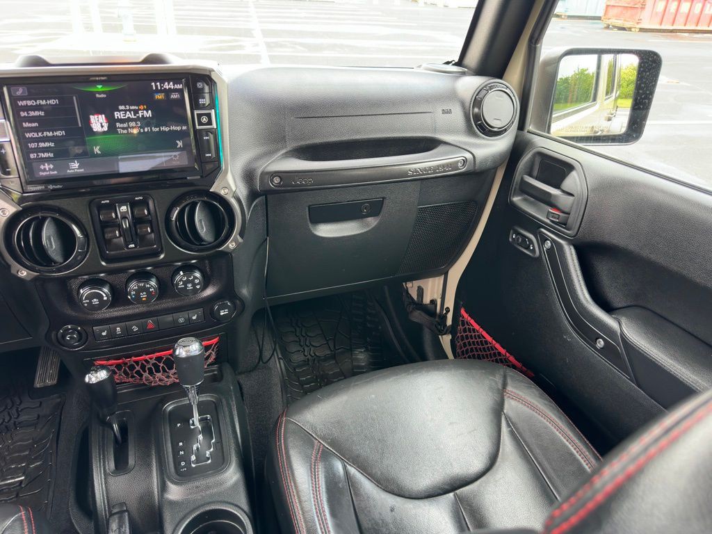 2017 Jeep Wrangler Image 9