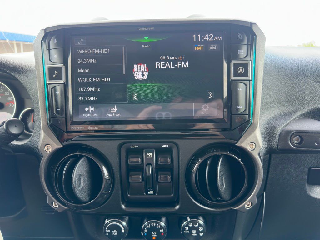 2017 Jeep Wrangler Image 23