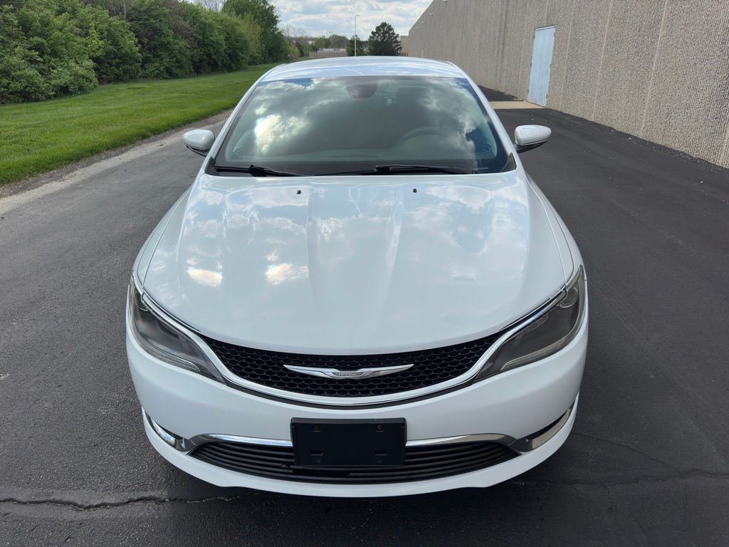 2016 Chrysler 200 Image 2