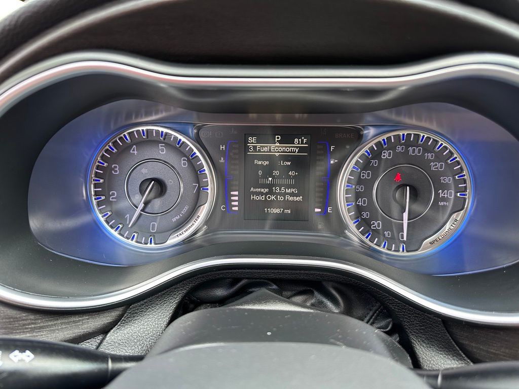 2016 Chrysler 200 Image 17