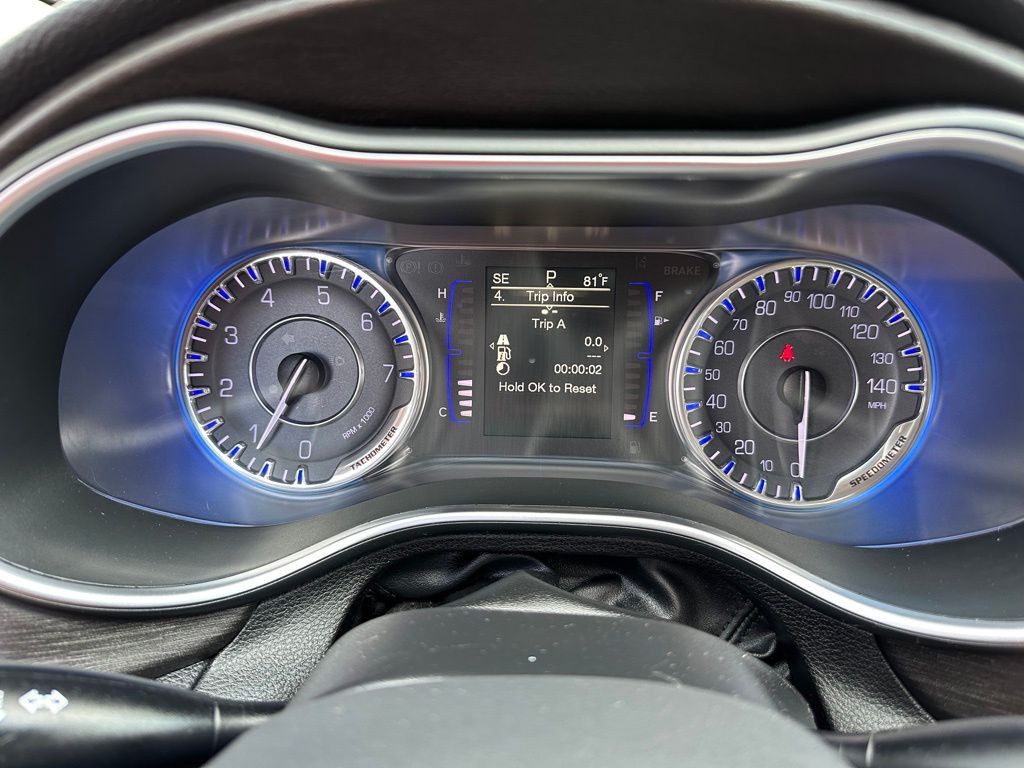 2016 Chrysler 200 Image 18