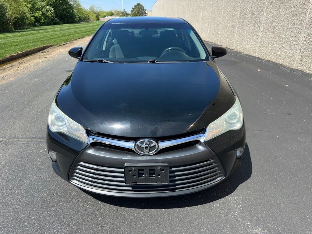 2015 Toyota Camry Image 2