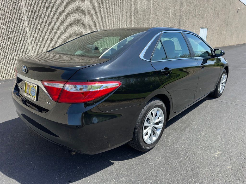 2015 Toyota Camry Image 4