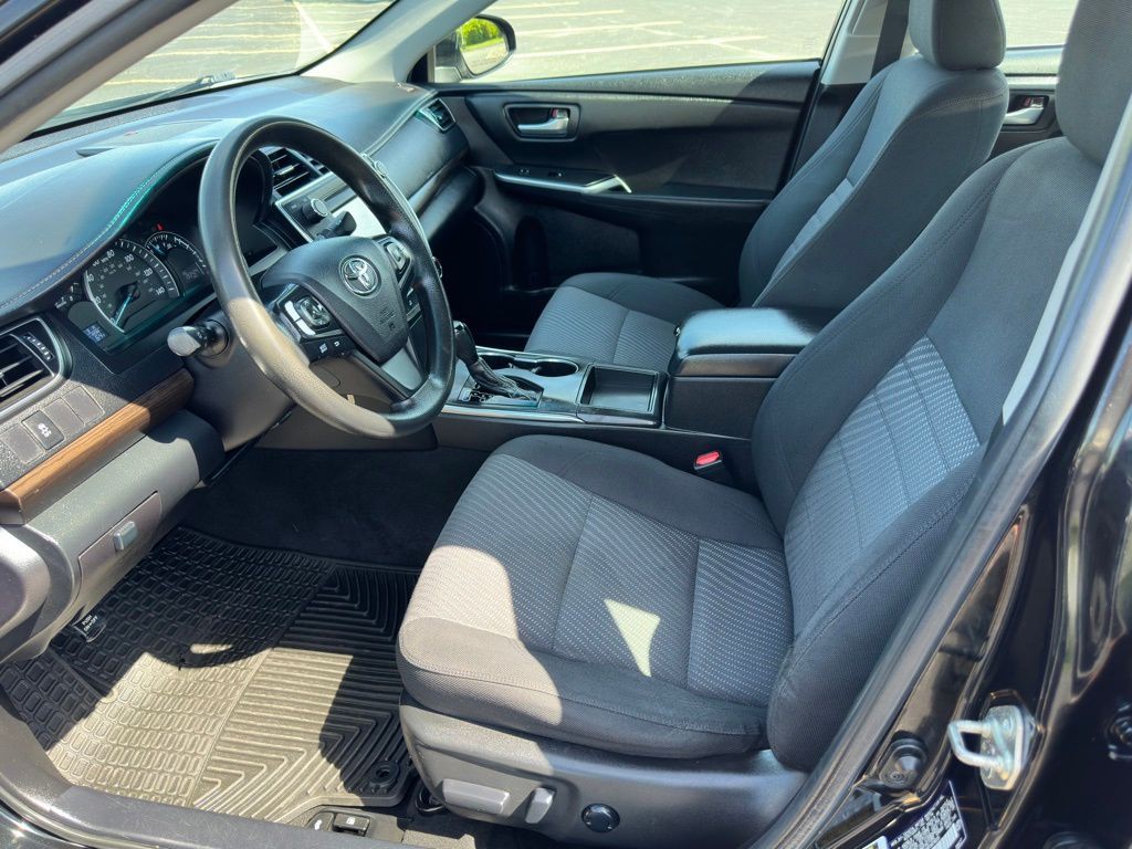 2015 Toyota Camry Image 10