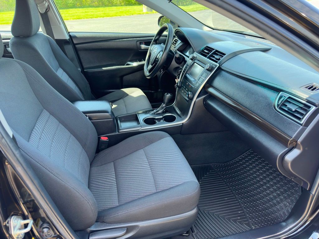 2015 Toyota Camry Image 13