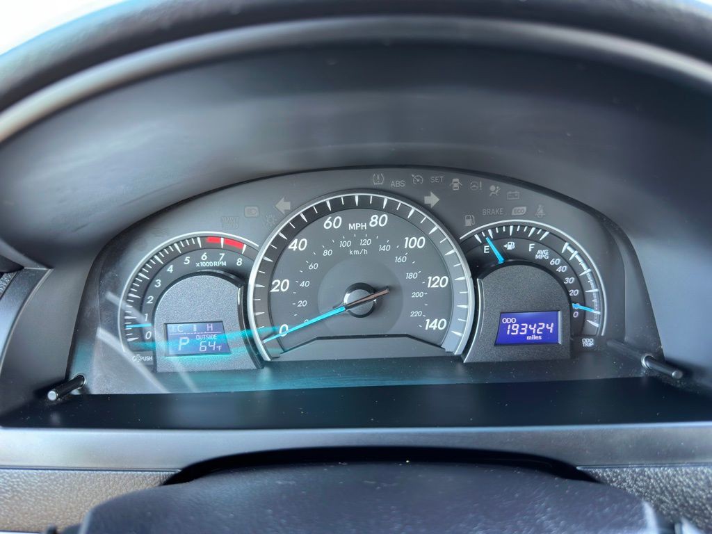 2015 Toyota Camry Image 14