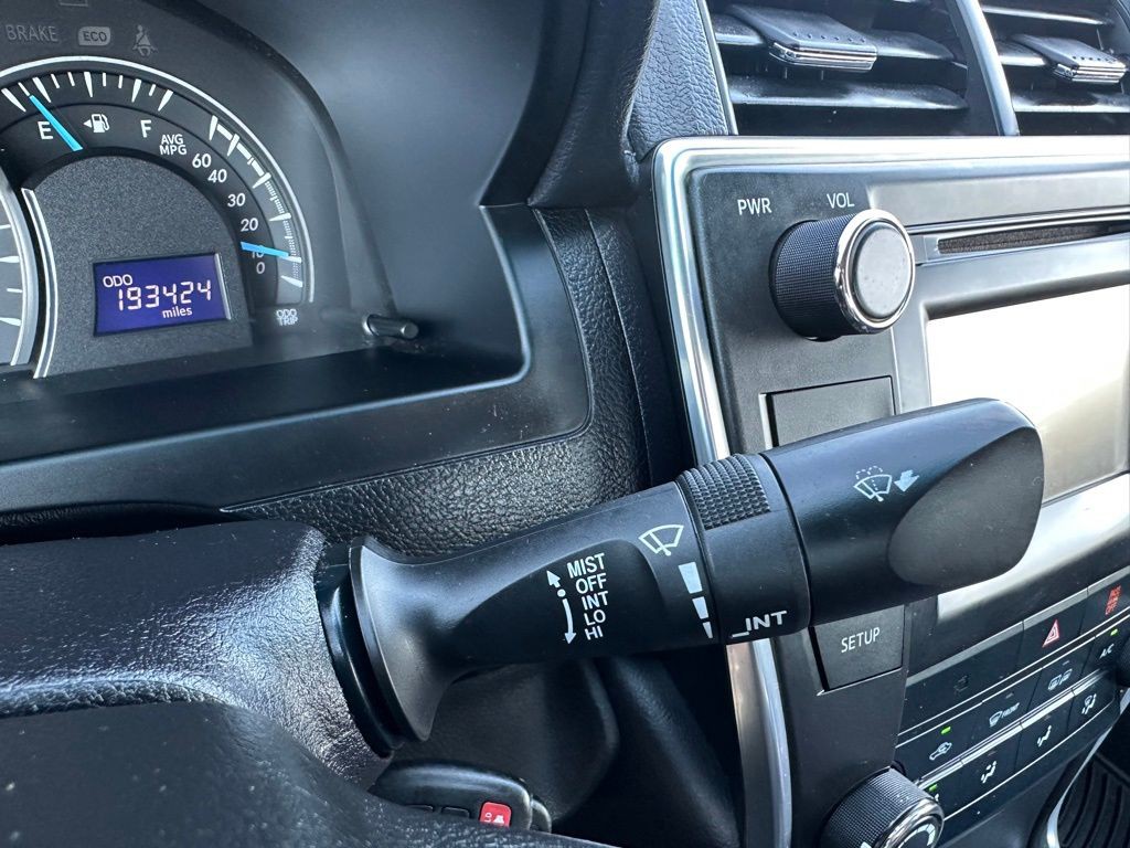 2015 Toyota Camry Image 15