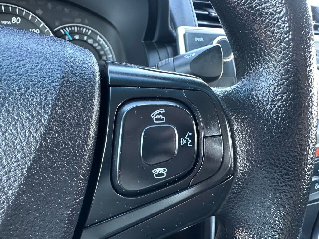 2015 Toyota Camry Image 16