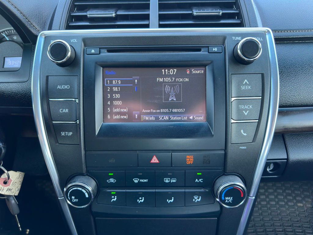 2015 Toyota Camry Image 20