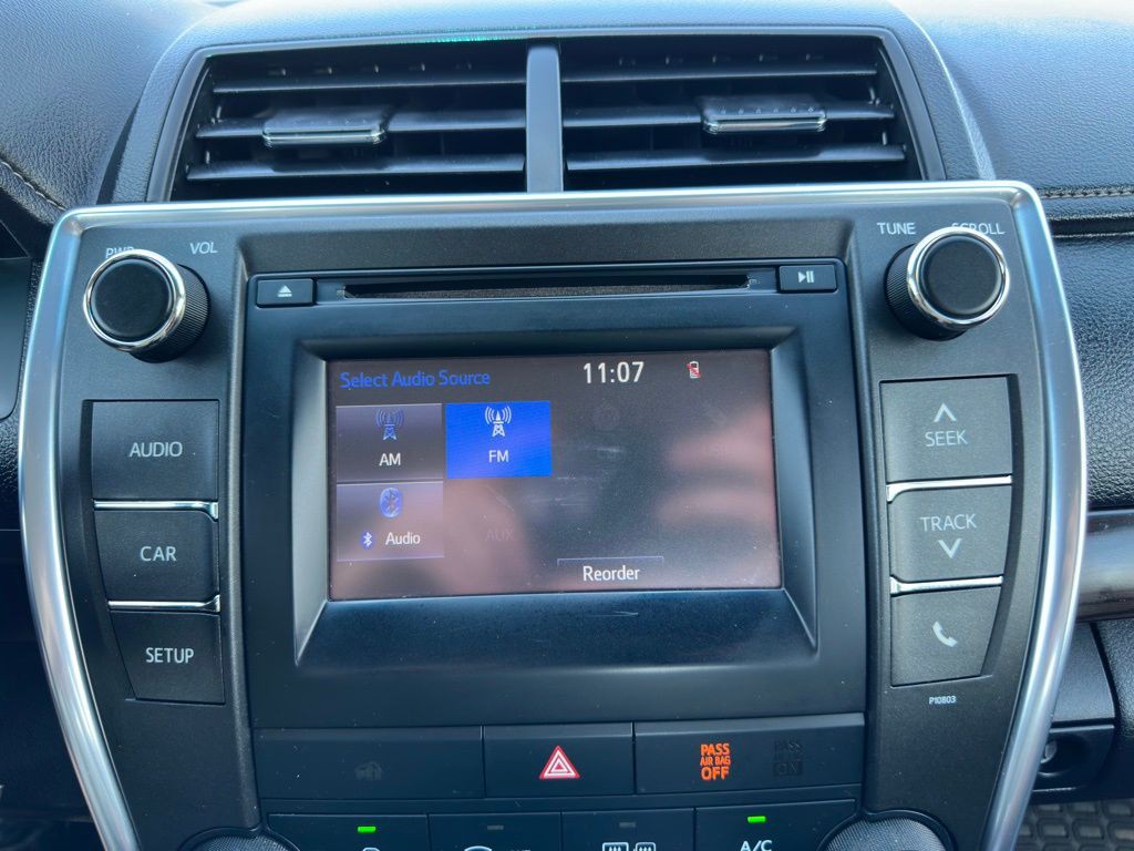 2015 Toyota Camry Image 21